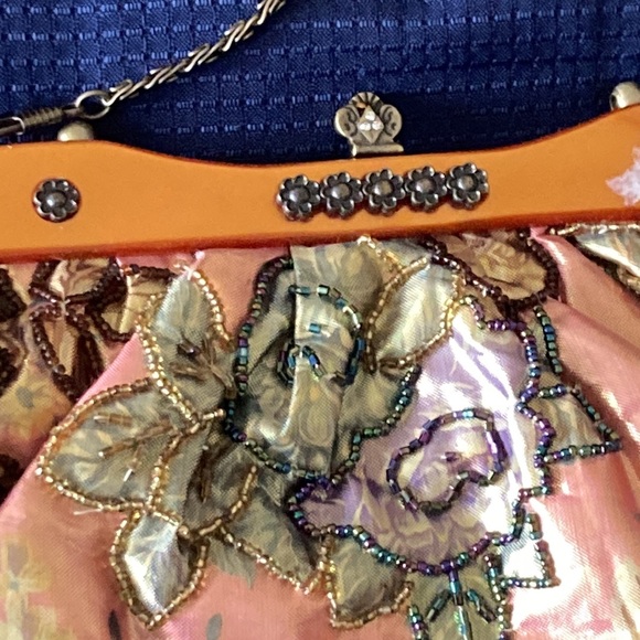 Beaded Handbag - Picture 2 of 6